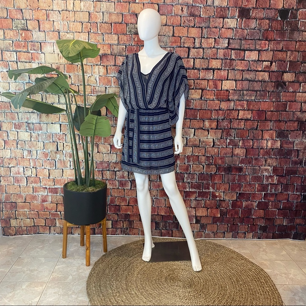 Brand: Max Studio Size: Medium Color Blue and white print